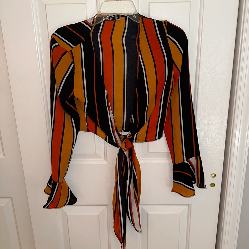 NastyGal Long Sleeve Crop Shirt SIZE 6 UK